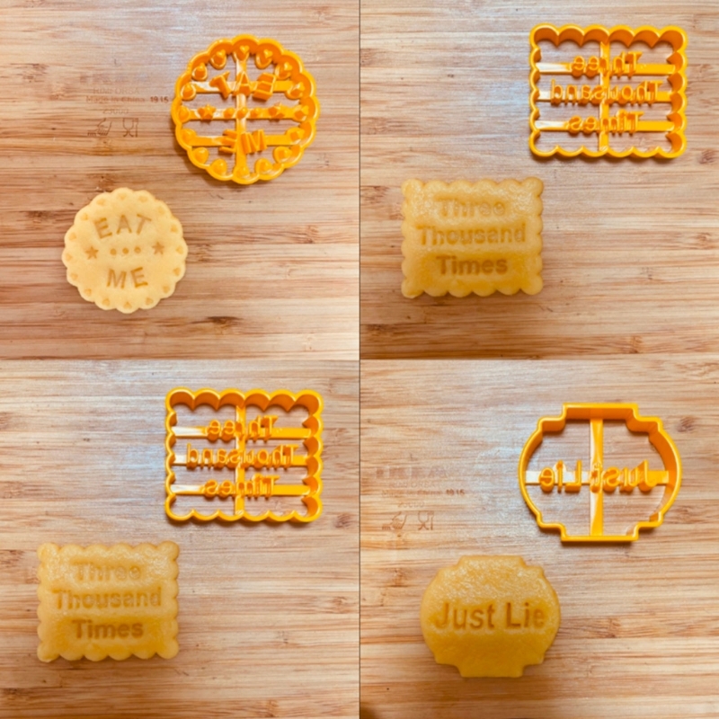 Bộ 4 Khuôn Làm Bánh Quy ABS Vớ - đánh giá và giá Cookies Pack